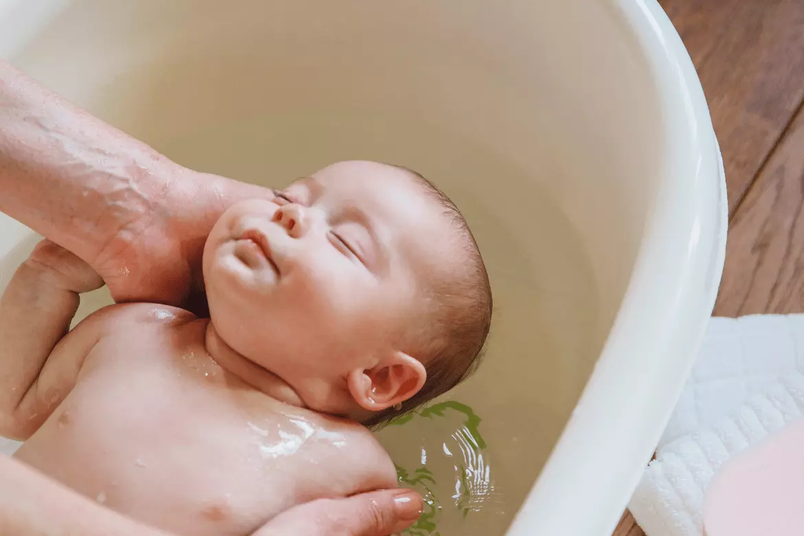 How Often To Bathe Newborn